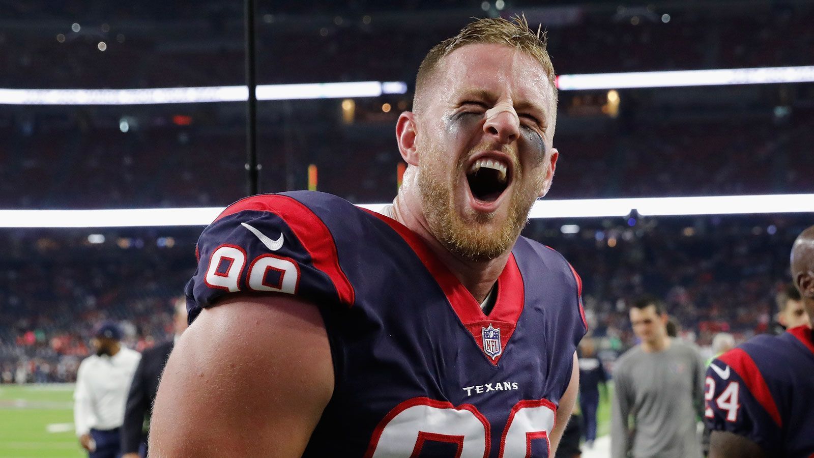 
                <strong>J.J. Watt</strong><br>
                J.J. Swatt ist natürlich angelehnt an die Spezialeinheiten der US-Polizei, die SWAT-Teams. Special Weapons And Tactics beschreibt auch die Nummer 99 der Houston Texans ganz gut. Und wie beim SWAT-Team ist auch bei Watt: Wenn du ihn kommen siehst, ist es zu spät!
              