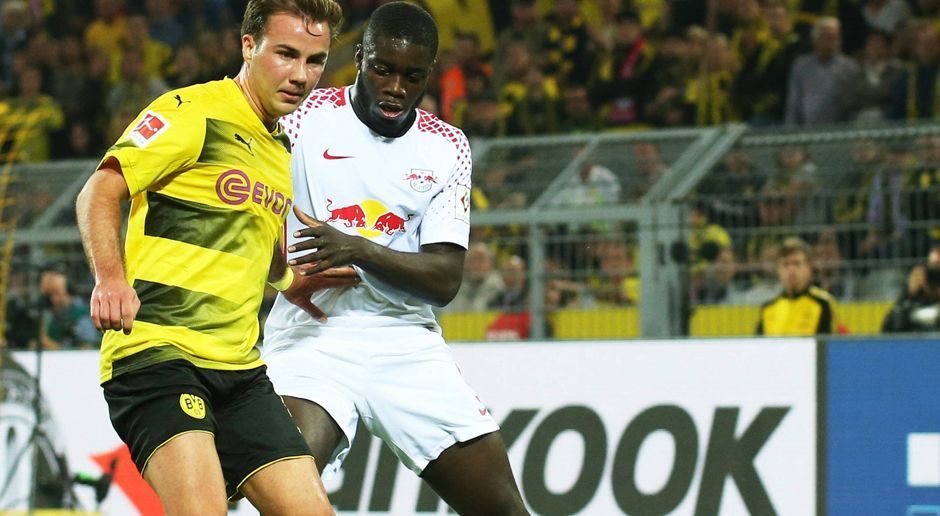 
                <strong>Dayot Upamecano</strong><br>
                Upamecano ist zunächst noch relativ sicher in Leipzigs Abwehrreihe. Trotzdem entwischt Aubameyang ihm hin und wieder, so auch in der 62. Minute, wo der Franzose den Dortmunder unabsichtlich, aber ungestüm foult und so einen Elfmeter herschenkt. ran-Note: 4
              