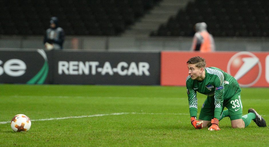 
                <strong>Jonathan Klinsmann (Hertha BSC Berlin)</strong><br>
                Als Torwart trat Jonathan Klinsmann so gar nicht in die Fußstapfen seines berühmten Vaters. Ein cleverer Schachzug, so verhindert der 20-Jährige einen permanenten Vergleich. Seit vergangenem Sommer steht Klinsmann bei Hertha BSC unter Vertrag, zum Einsatz kam er bislang jedoch nur einmal in der Europa LeagueVater: Jürgen Klinsmann221 Bundesligaspiele für Stuttgart und Bayern
              