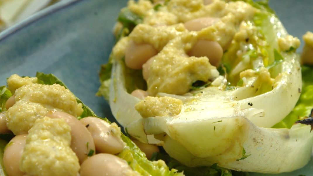 In unserem Salat-Duell wird es heute kreativ. Oder hast du schon mal "Froschaugen-Salat" und eine "Salat-Torte" gegessen? Lass dich überraschen - mit unseren Rezepten.