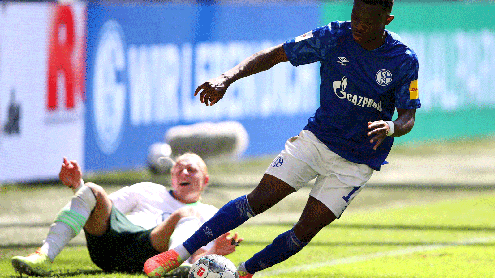 
                <strong>Platz 12: Rabbi Matondo (20)</strong><br>
                 - Verein: FC Schalke 04 - Position: Rechtsaußen - Marktwert: 8 Millionen Euro
              