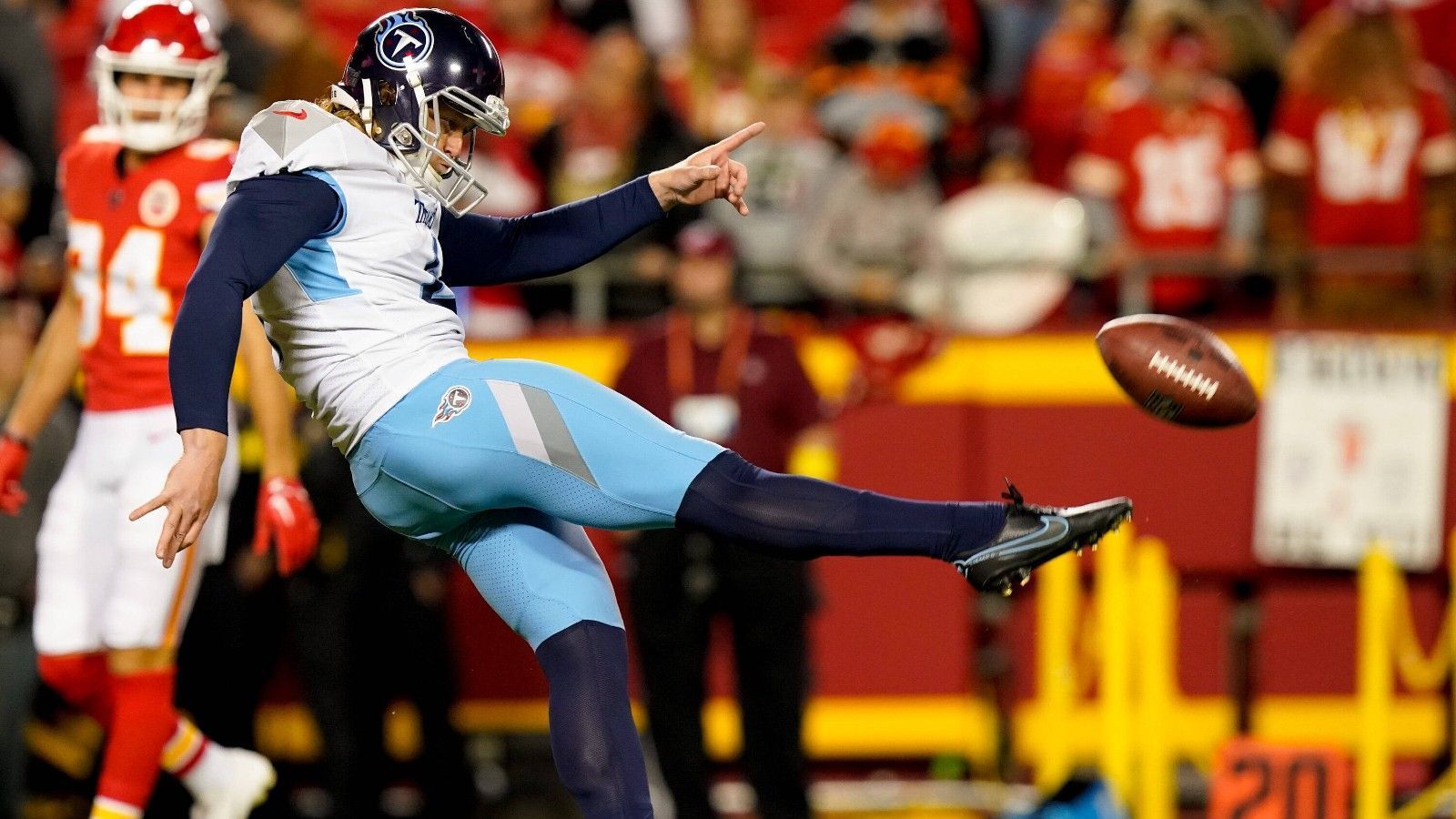 
                <strong>Punter</strong><br>
                AFC: Ryan Stonehouse (Tennessee Titans, im Bild) - 57.577 Stimmen - NFC: Tress Way (Washington Commanders) - 132.945 Stimmen
              