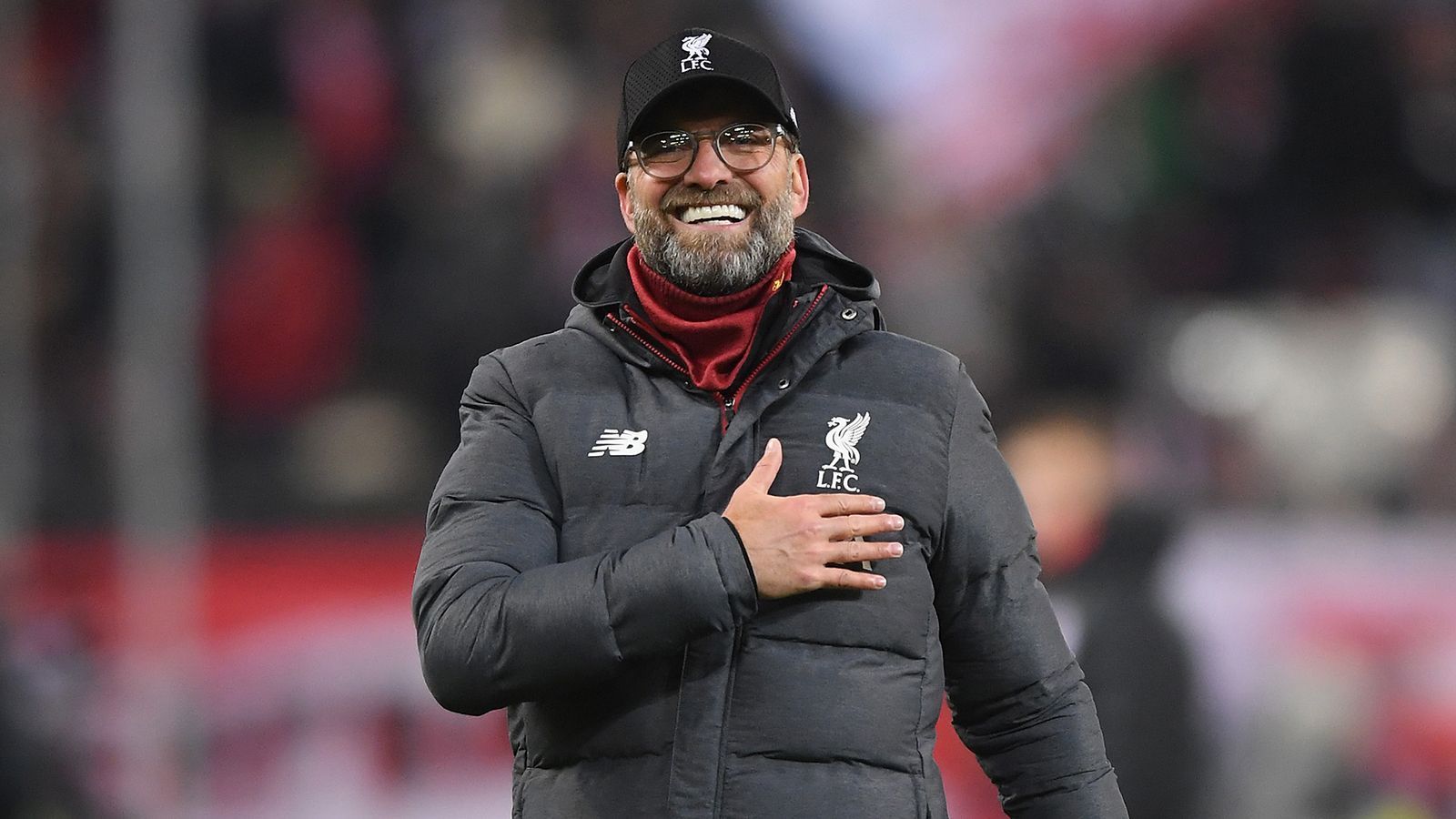 
                <strong>Platz 3: Jürgen Klopp</strong><br>
                Gesamtverdienst pro Jahr: 25,5 Millionen Euro (18 Millionen Euro Jahresgehalt + 7,5 Millionen Euro Werbeeinnahmen)Team: FC LiverpoolIm Amt seit: Oktober 2015Vertrag bis: Juni 2024 
              