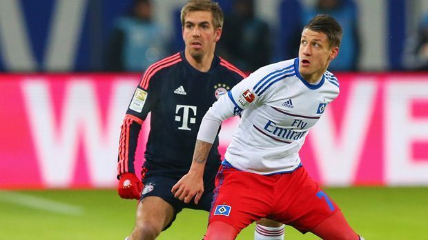 
                <strong>Philipp Lahm</strong><br>
                Mittelfeld: Philipp Lahm: Auf der Sechser-Position war Lahm der Dreh- und Angelpunkt im Bayern-Spiel. Er forderte über die gesamte Spieldauer konsequent die Bälle und verteilte sie mit großer Übersicht. Defensiv spielte er taktisch klug, ließ sich ab und an auf die rechte Abwehrseite zurückfallen. ran-Note: 2.
              