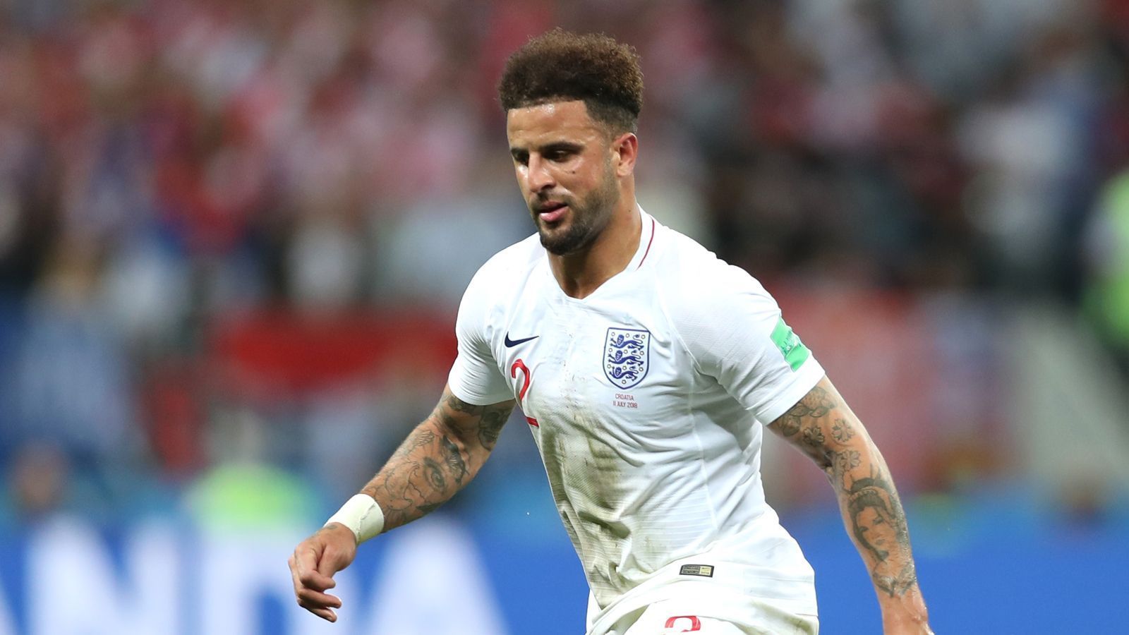 
                <strong>Kyle Walker (England)</strong><br>
                Bei Kroatiens erstem Torschuss zu zögerlich. Bekommt für eine Unsportlichkeit die Gelbe Karte – eher unnötig. Um einen Schuss von Perisic zu blocken, setzt Walker sogar die Familienplanung aufs Spiel. Beim Ausgleich kurz später schläft der City-Star aber, geht nicht zum Ball – Perisic sagt danke. Auch danach mit einigen Wacklern. Geht in Minute 112 vom Feld. ran-Note: 4
              