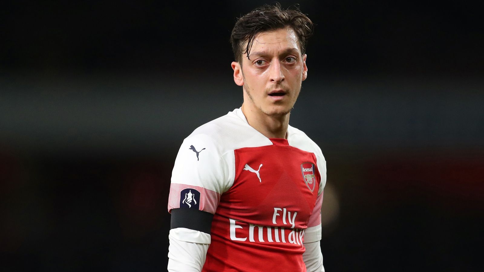 
                <strong>Platz 6 - Mesut Özil</strong><br>
                &#x2022; Abgebender Verein: Real Madrid<br>&#x2022; Aufnehmender Verein: FC Arsenal<br>&#x2022; Transfererlös: 47 Millionen Euro<br>
              