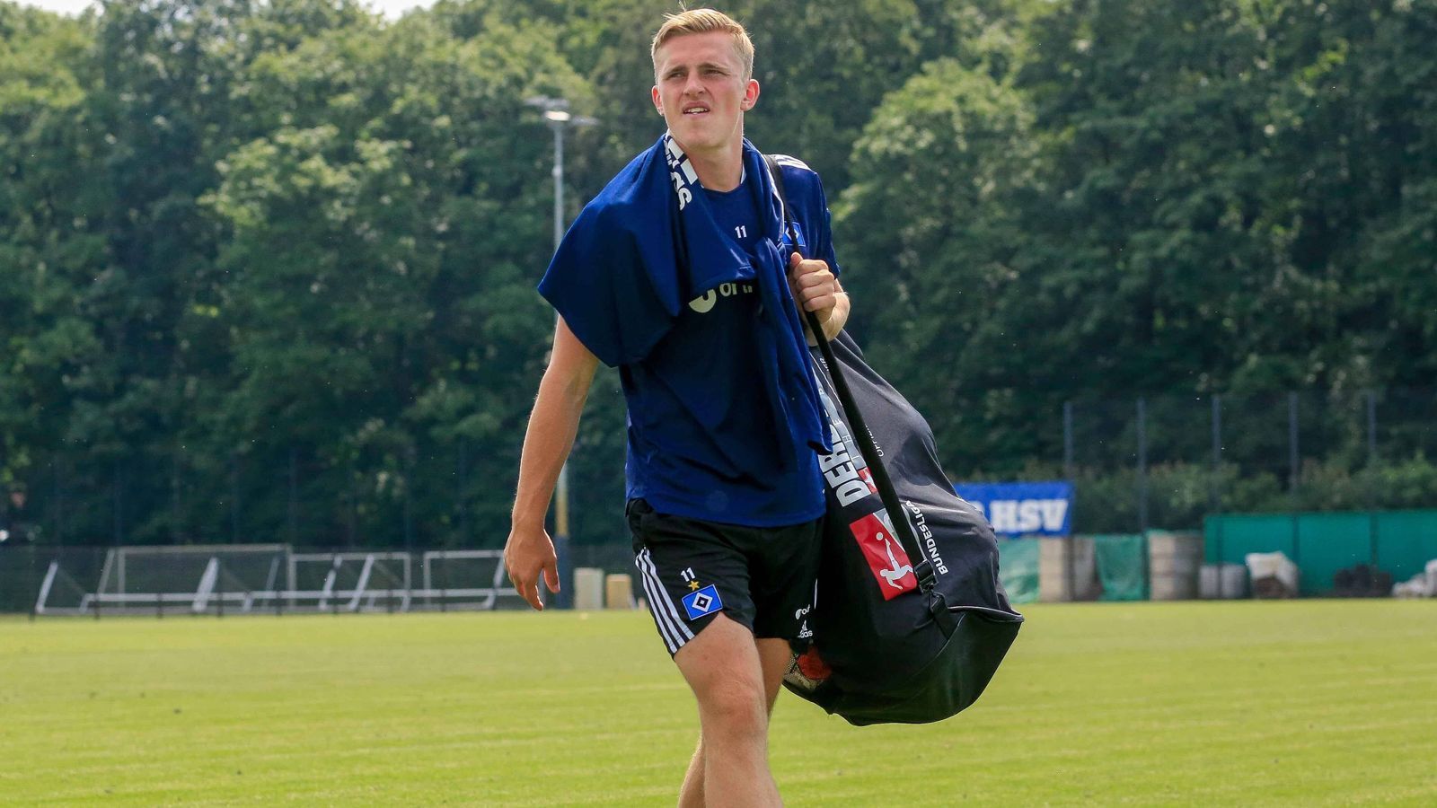 
                <strong>Mikkel Kaufmann Sorensen (Hamburger SV)</strong><br>
                Kommt spät in die Partie, bleibt allerdings unauffällig. ran-Note: keine Bewertung
              