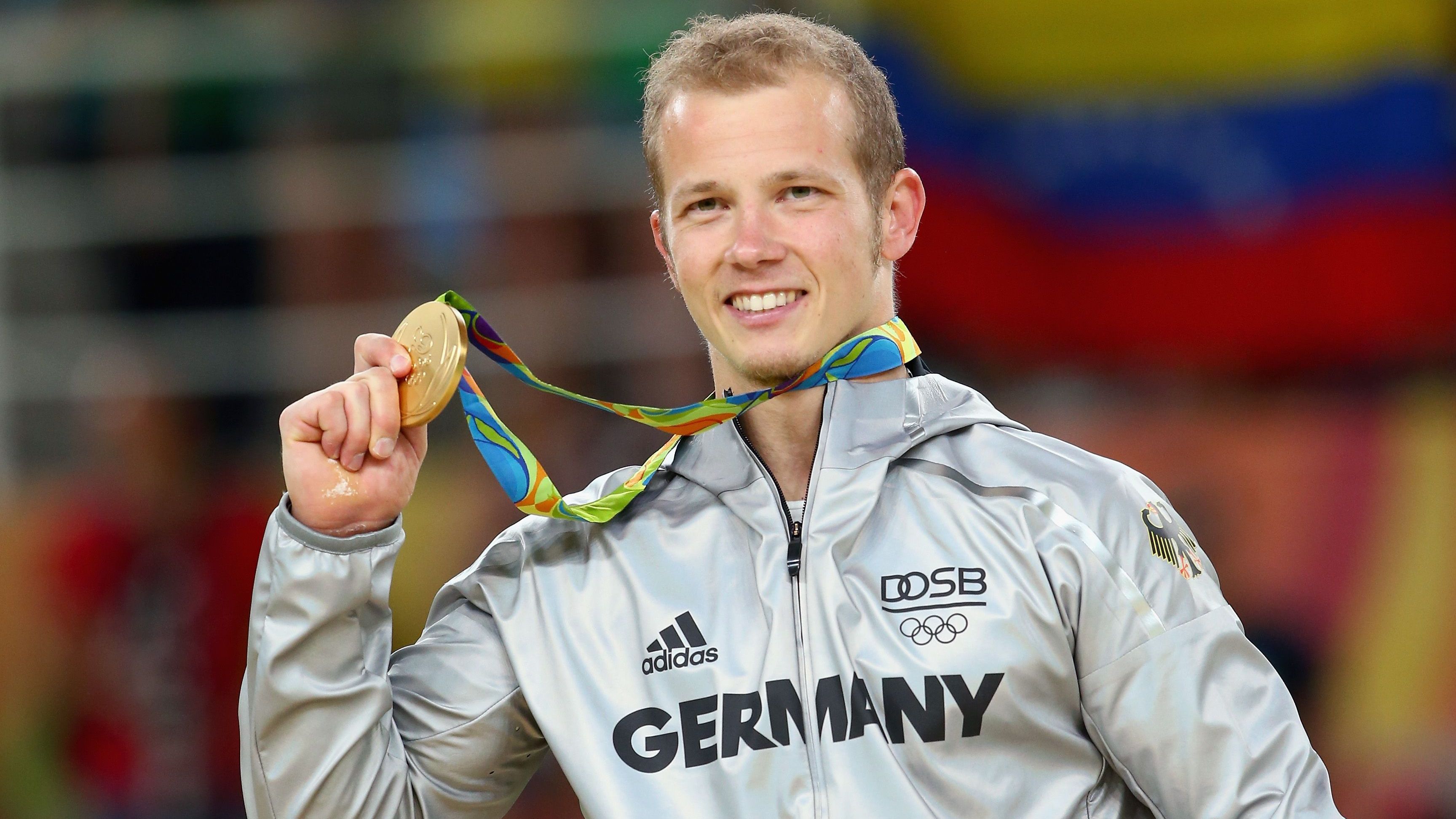 <strong>Fabian Hambüchen</strong> <br>Auch Fabian Hambüchen erlitt während seiner Laufbahn einen Achillessehnenriss. Trotz der Verletzung im Januar 2011 gewann er bei den Olympischen Spielen 2012 Silber am Reck und krönte sich 2016 in Rio zum Olympiasieger.
