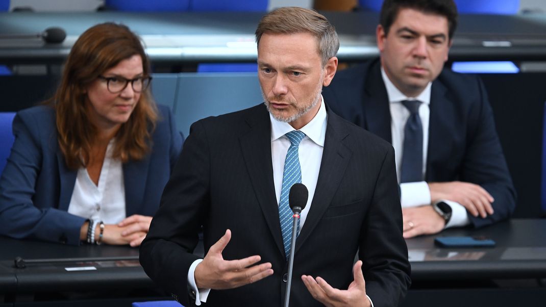 Bundesfinanzminister Christian Lindner will strengere Regeln im Asyl-Recht.
