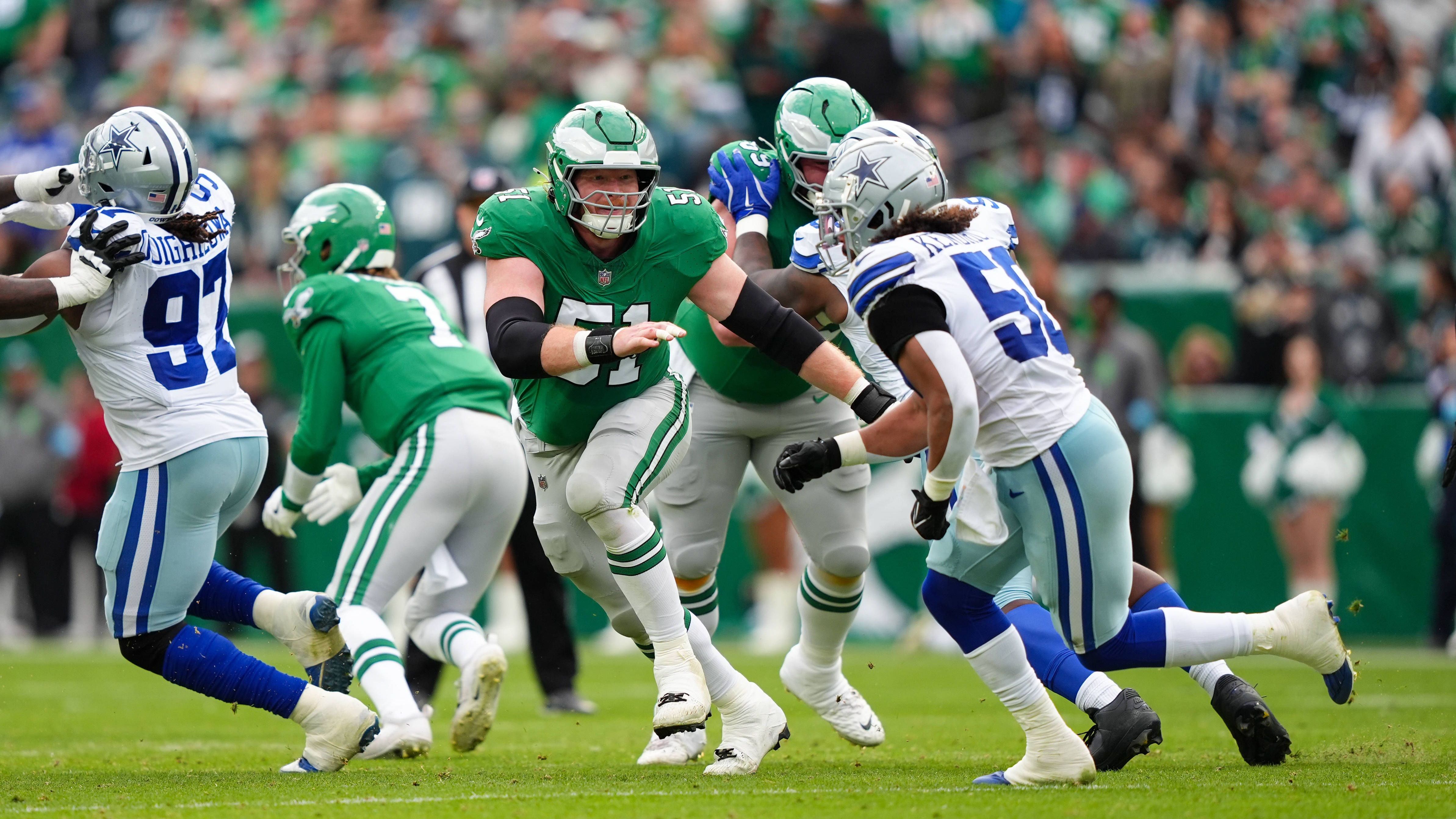 <strong>Dallas Cowboys 14:33 Philadelphia Eagles</strong><br>Die Eagles werden ihrer Favoritenrolle gerecht und schulen die Cowboys ein, die ohne Micah Parsons defensiv völlig überfordert sind, kaum Zugriff bekommen und der Offense des amtierenden Champions wenig entgegensetzen können.