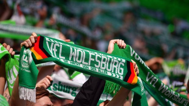 
                <strong>VfL Wolfsburg</strong><br>
                Minimalpreis: 130 Euro (Steigerung: 0 Prozent)Maximalpreis: 400 Euro (Steigerung: 0 Prozent)
              
