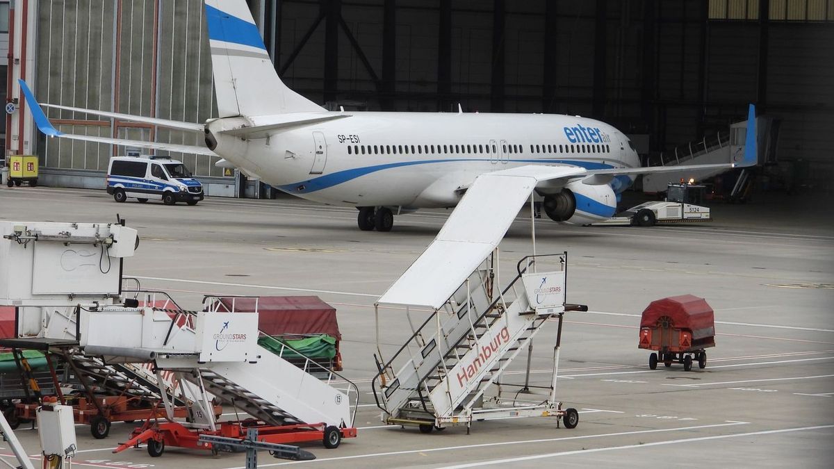 Abschiebeflug von Hamburg nach Serbien und Mazedonien