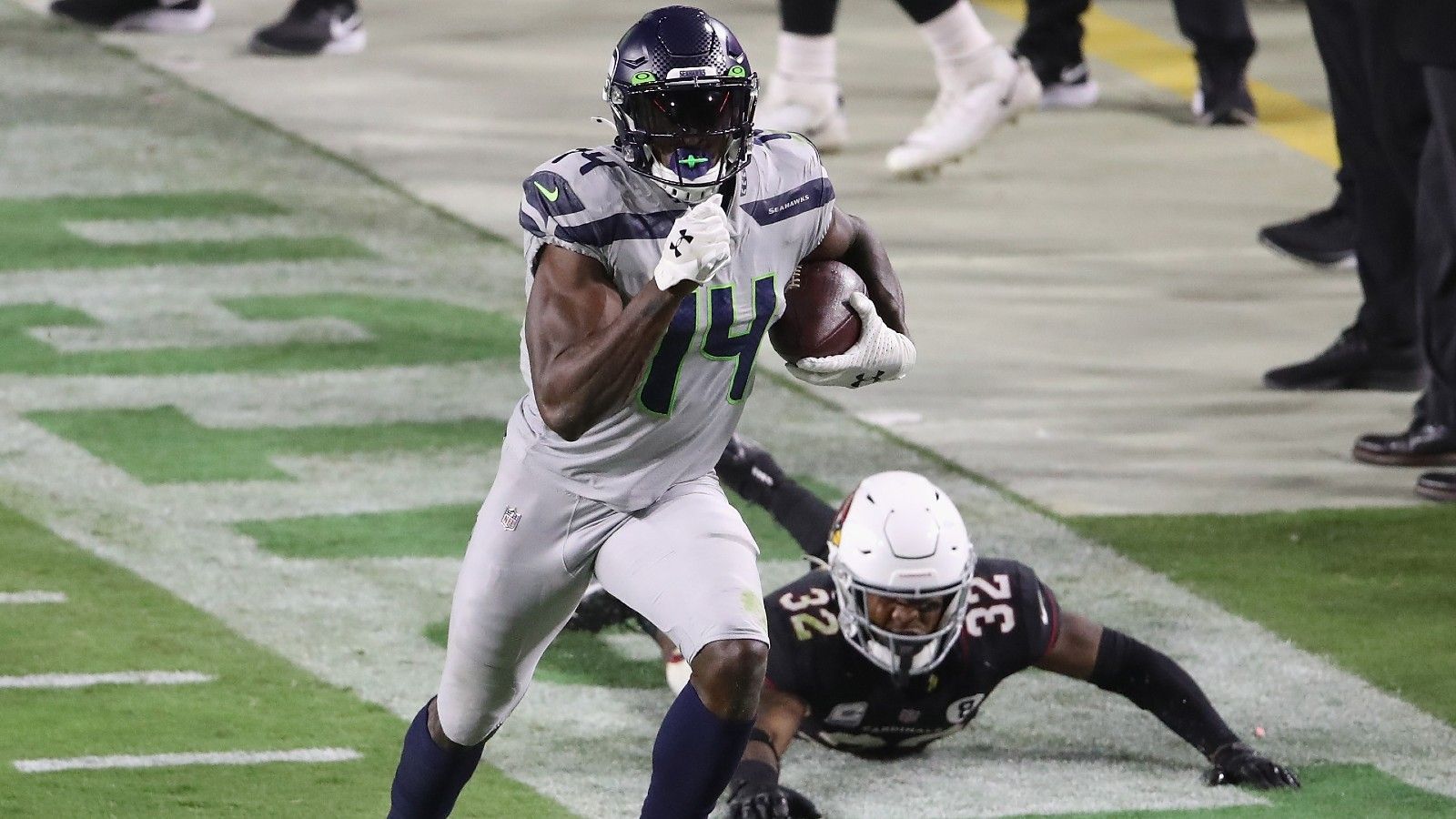 
                <strong>Geteilter 5. Platz: D.K. Metcalf</strong><br>
                &#x2022; Team: Seattle Seahawks -<br>&#x2022; Quote: +1.300 (bei einem Einsatz von 100 US-Dollar gewinnt man 1.400 US-Dollar) -<br>&#x2022; Receiving Yards 2020: 1.303 (7. Platz)<br>
              