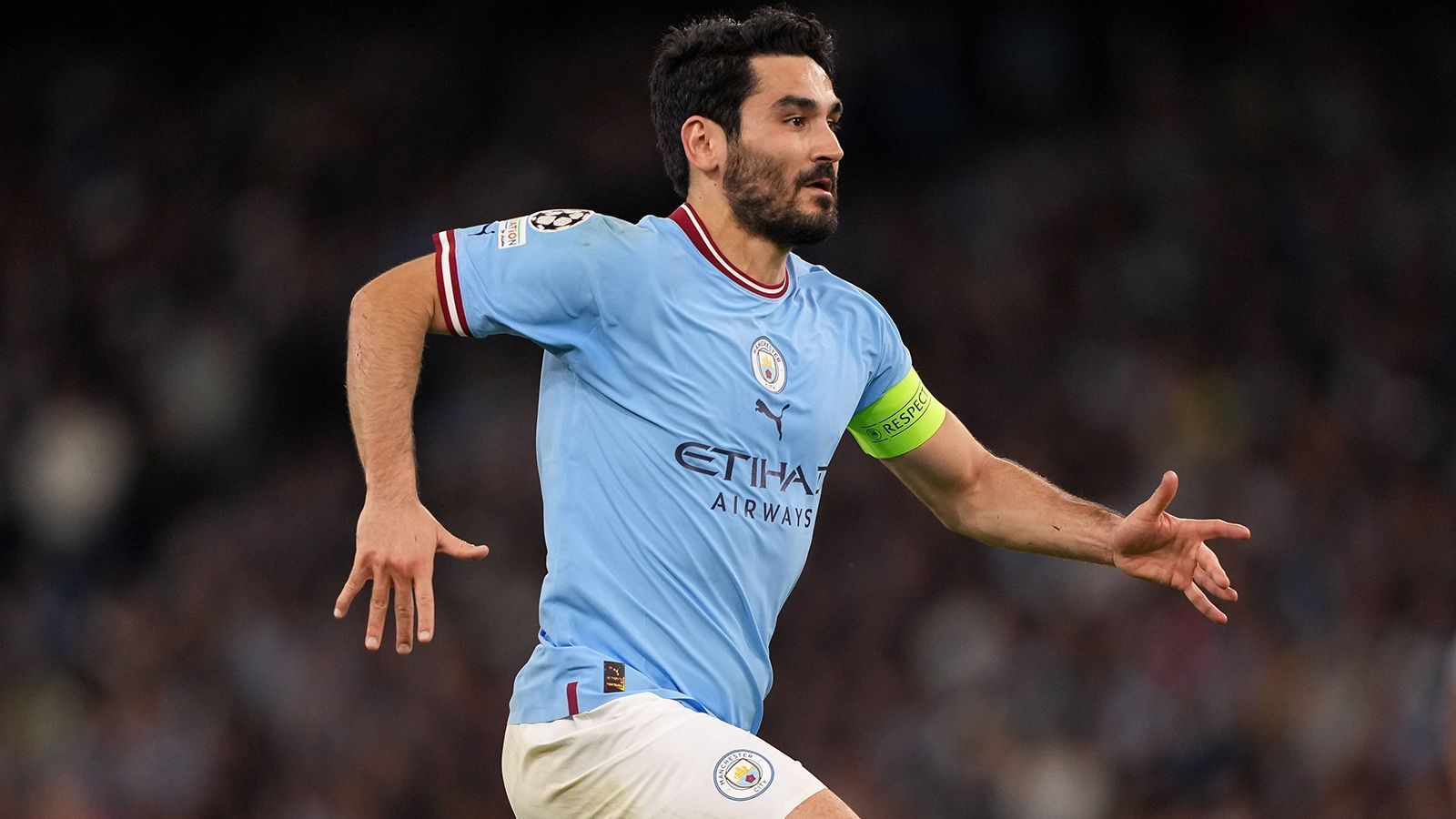 
                <strong>Ilkay Gündogan (Borussia Dortmund) </strong><br>
                Der deutsche Nationalspieler ist bei Manchester City zum Stammspieler geworden. 2016 wechselte der heute 32-Jährige aus dem Ruhrpott in die Premier League. Der Kapitän der "Citizens" ist ab dem Sommer ablösefrei und international umworben. Zuletzt wurde er immer wieder mit einem Transfer zum FC Barcelona in Verbindung gebracht.
              