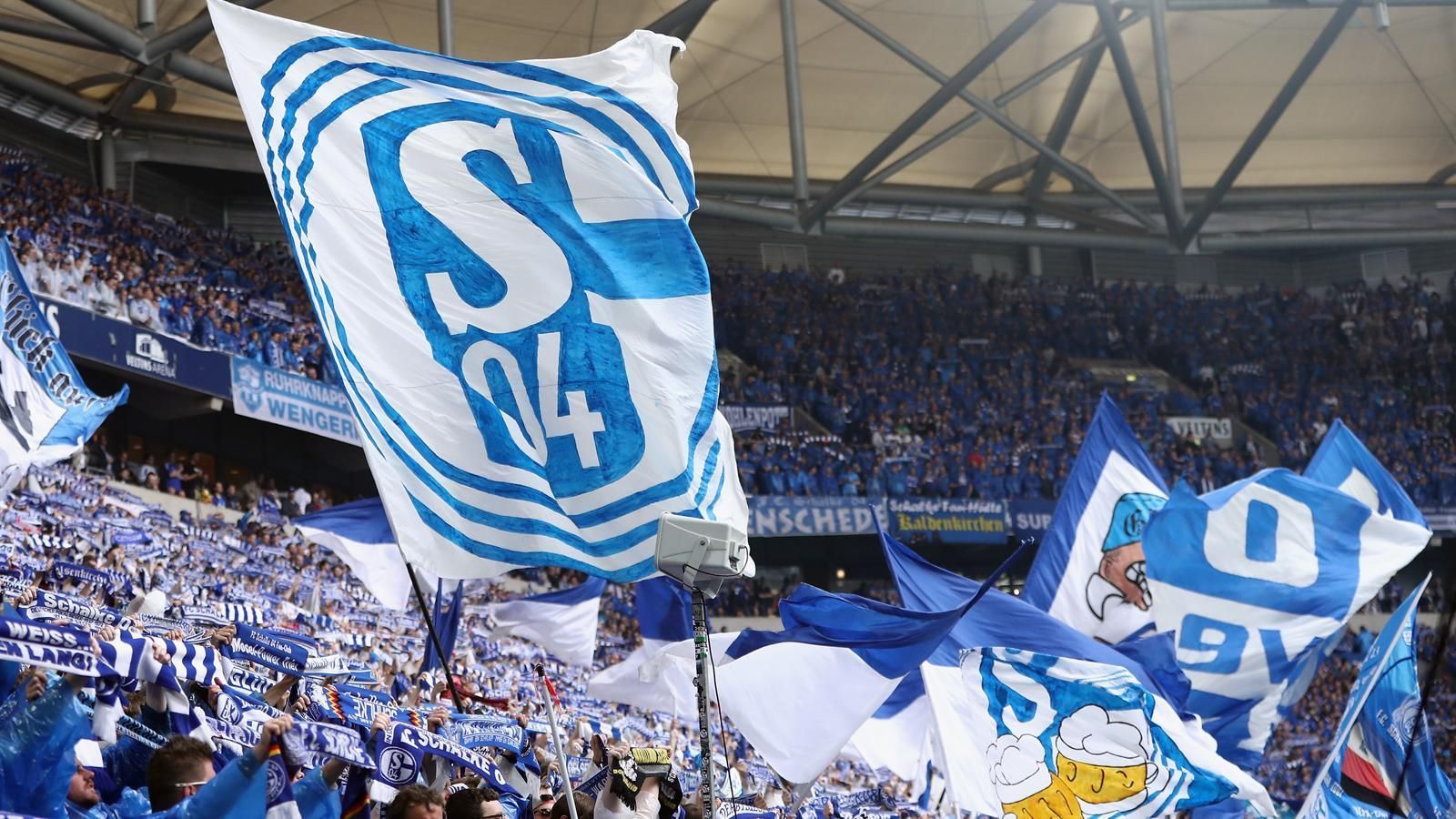 
                <strong>Platz 2: FC Schalke 04 </strong><br>
                155.000 Mitglieder
              