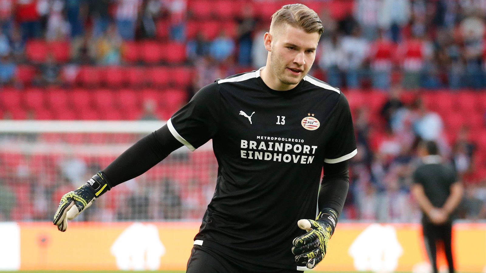 
                <strong>Vincent Müller (PSV Eindhoven)</strong><br>
                Statt Bremens Luca Plogmann setzt Di Salvo für seine ersten beiden Länderspiele auf einen neuen Torhüter im Kreis der U21. Vincent Müller von der PSV Eindhoven darf sich unter dem neuen U21-Nationaltrainer beweisen. 
              