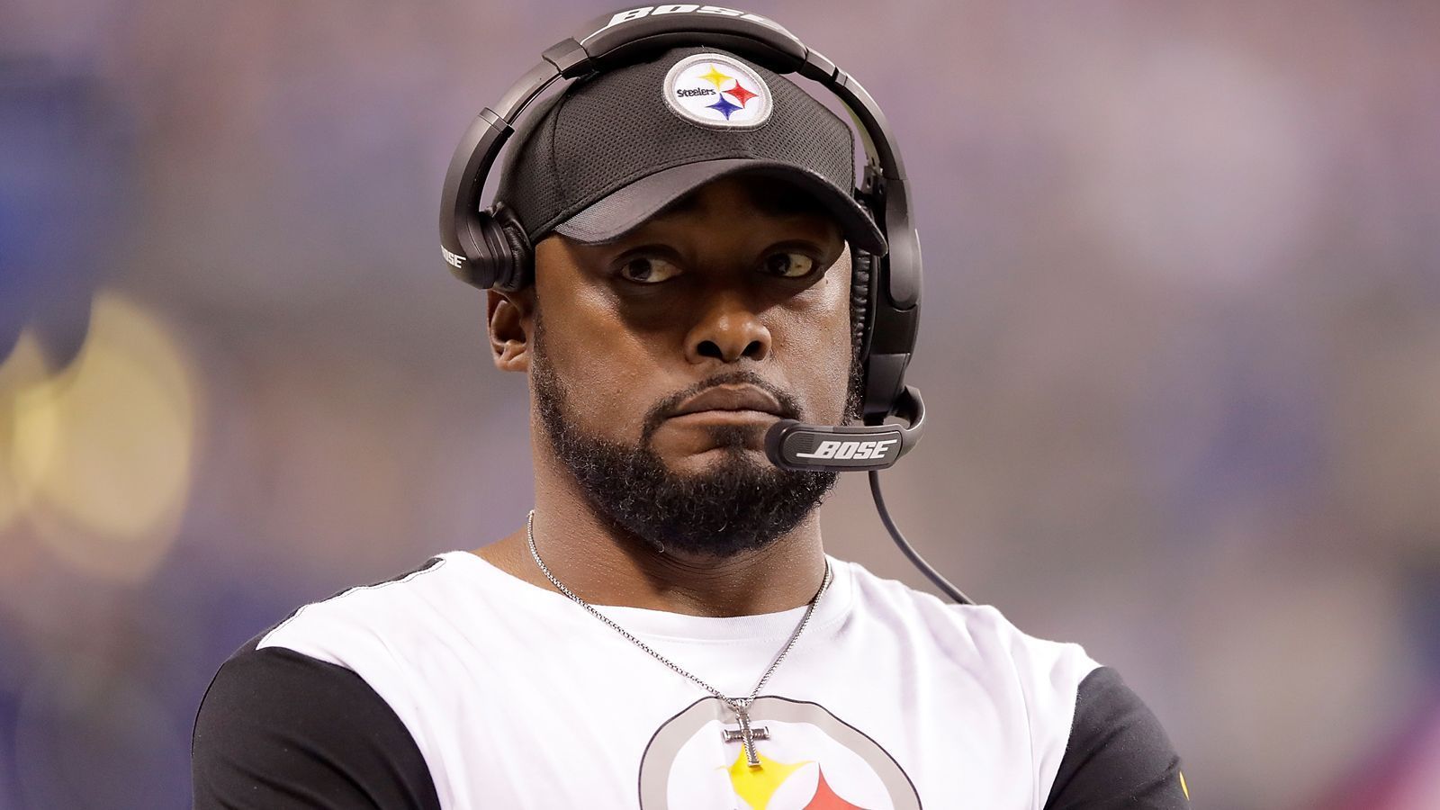 <strong>Pittsburgh Steelers</strong><br>
                • Head Coach: Mike Tomlin (im Bild)&nbsp;<br><strong>• Offensive Coordinator: Arthur Smith (vorher HC der Falcons)</strong><br>• Defensive Coordinator: Teryl Austin&nbsp;<br>• Special Teams Coordinator: Danny Smith&nbsp;<br>• General Manager: Omar Khan