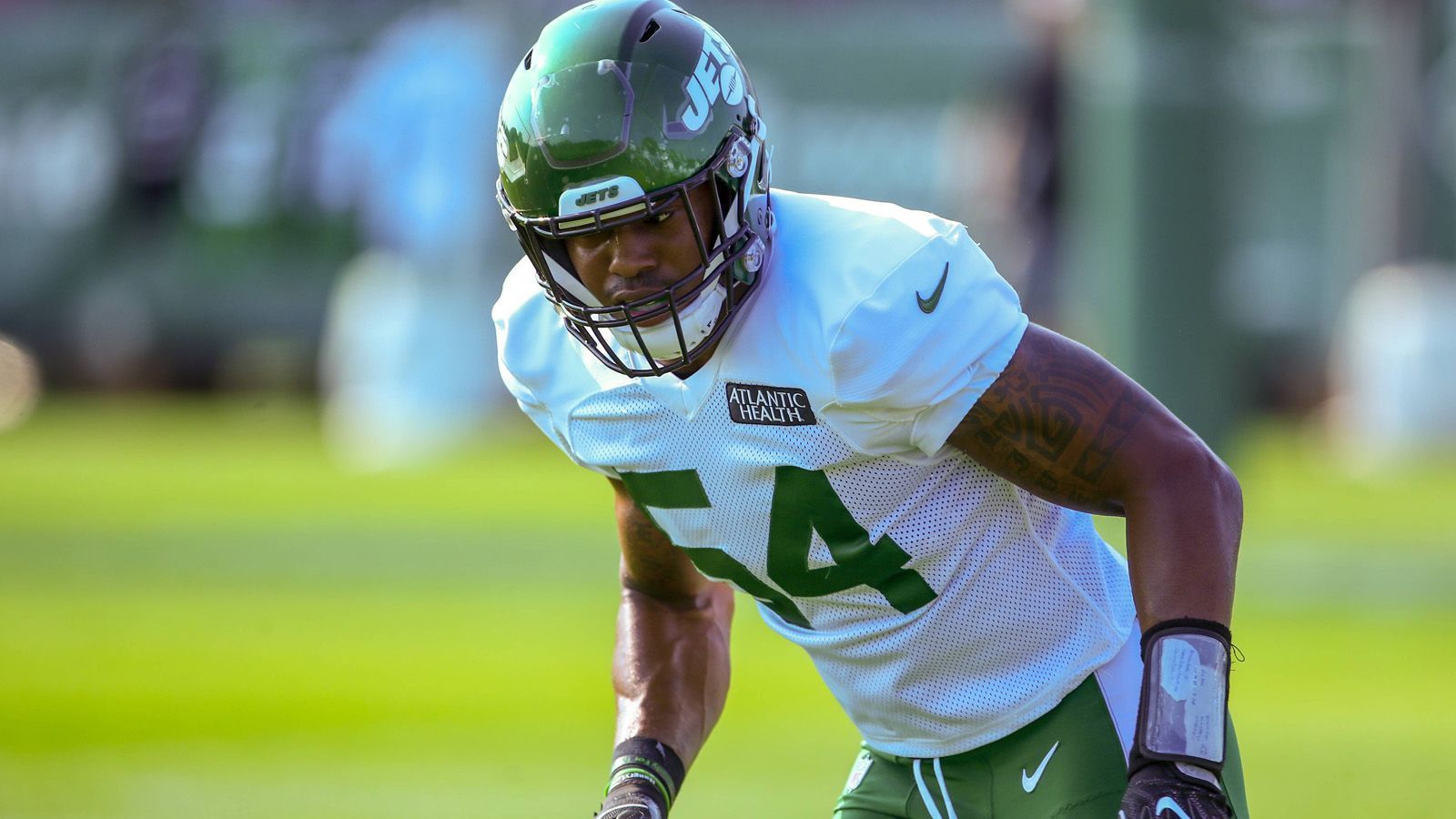 
                <strong>Avery Williamson (New York Jets)</strong><br>
                Die New York Jets müssen in der kommenden Saison auf ihren Inside Linebacker Avery Williamson verzichten. Der 27-Jährige hat sich im Preseasonspiel gegen die Atlanta Falcons das Kreuzband gerissen. Williamson hat seit 2015 kein Spiel verpasst und hätte neben Neuzugang C.J. Mosley starten sollen. In der vergangenen Saison überzeugte der Linebacker mit 120 Tackles, drei Sacks, zwei forced Fumbles und einer Interception.
              