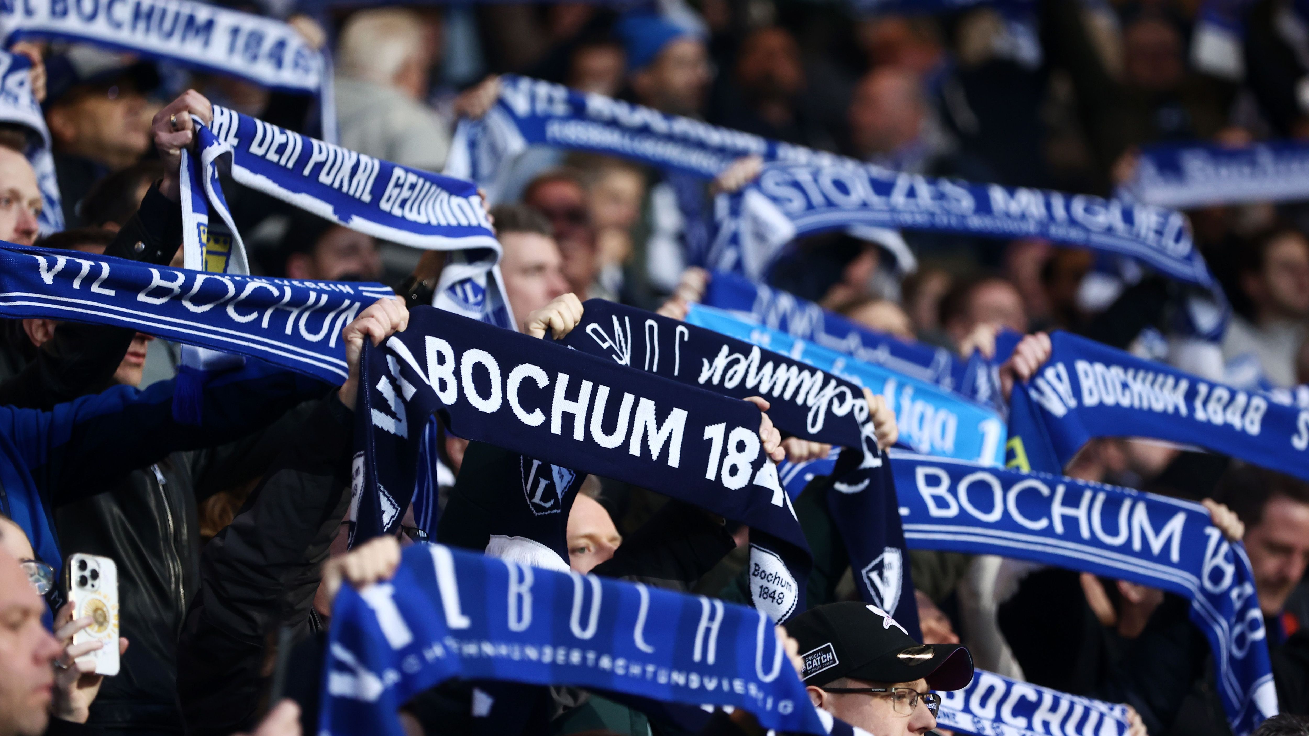 <strong>Platz 10: VfL Bochum</strong><br>Verkaufte Dauerkarten: 18.000<br>Verkauf beendet? Ja<br>Zuschauerkapazität im Vonovia-Ruhrstadion:&nbsp; 26.000