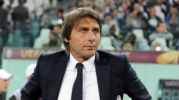 
                <strong>Antonio Conte</strong><br>
                Der 44-jährige Trainer von Juventus Turin hat sein Team in den vergangenen beiden Jahren zur Meisterschaft geführt und ist nun kurz davor, den dritten Titel hintereinander zu feiern. Sein Vertrag läuft bis 2015, die Verlängerung gestaltet sich schwierig.
              