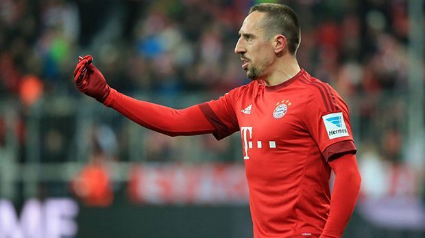 
                <strong>Franck Ribery (FC Bayern München)</strong><br>
                Franck Ribery (FC Bayern München): Kam in der 75. Minute für Costa ins Spiel. Konnte wegen der Dortmunder Dauerdopplung seine gefürchteten Dribblings nicht ansetzen und das Bayern-Spiel nicht befruchten. ran-Note: 3,5
              