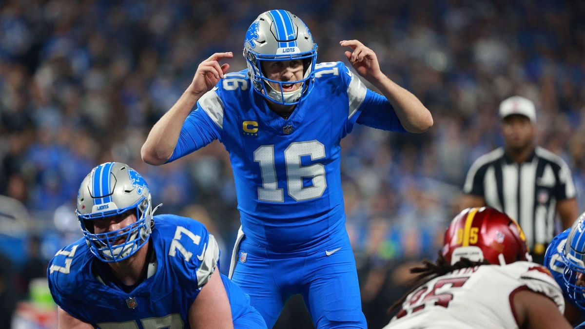 Washington Commanders vs Detroit Lions DETROIT,MICHIGAN-January 18: Detroit Lions quarterback Jared Goff 16 calls a play during the second half of an NFL, American Football Herren, USA Divisional P...