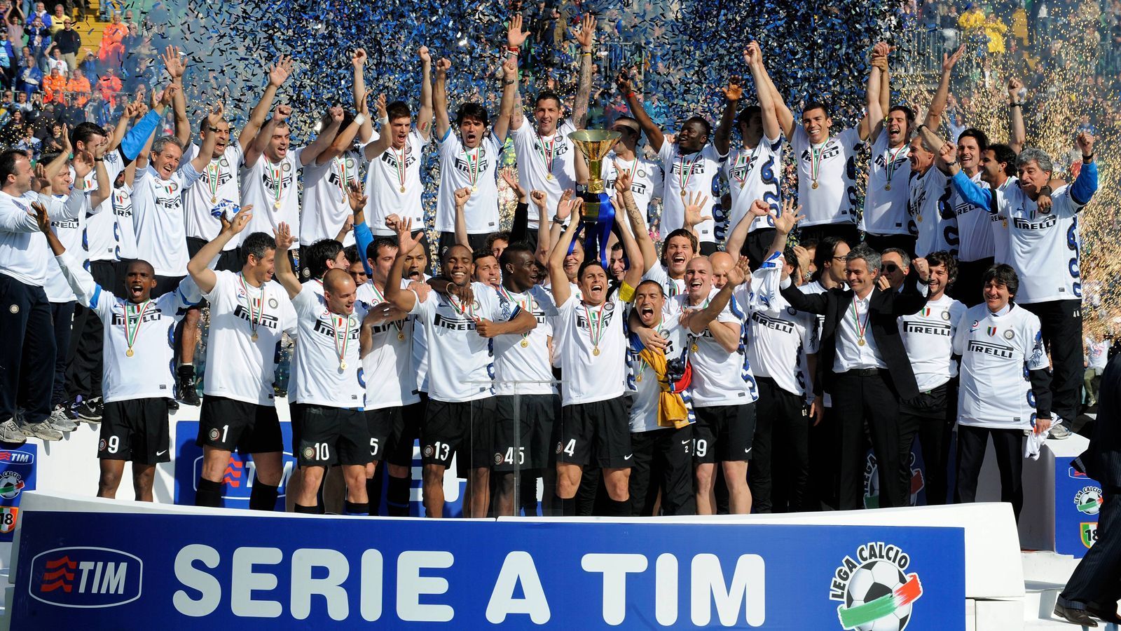 
                <strong>Platz 9 (geteilt) - Italien: Inter Mailand </strong><br>
                &#x2022; Anzahl der Meistertitel in Serie: 5 - <br>&#x2022; Zeitpunkt der Meister-Serie: 2006-2010<br>
              