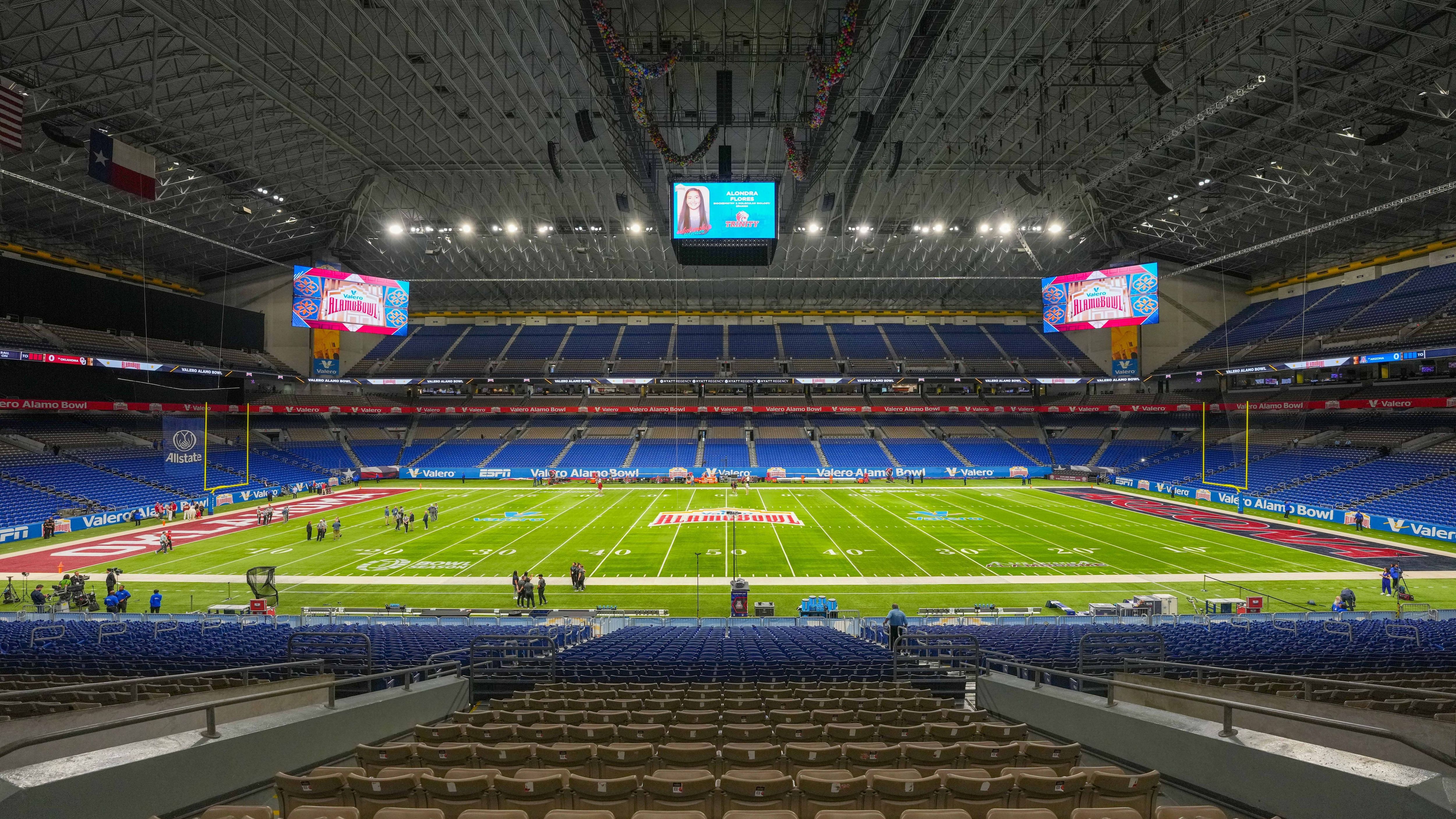 <strong>Größte Städte ohne NFL-Team<br></strong>Werfen wir einen Blick auf die größten US-Metropolen ohne NFL-Teams. Da wäre zunächst San Antonio zu nennen, wo mit dem Alamodome bereits ein großes Stadion steht (rund 64.000 Plätze). Dort spielen aktuell die San Antonio Brahmas (UFL) und die UTSA Roadrunners (College-Football). Fraglich aber, ob noch ein weiteres Sport-Team in der Stadt der Spurs (NBA) benötigt wird.