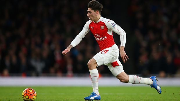 
                <strong>Verteidigung: Hector Bellerin (FC Arsenal)</strong><br>
                Verteidigung: Hector Bellerin (FC Arsenal). Der rechte Außenverteidiger gehört zu den schnellsten Spielern der Welt. Auch wenn Arsenal erst am letzten Gruppenspieltag den Einzug ins Achtelfinale klar gemacht hat, gehört Bellerin zu den leistungsstärksten Fußballern im Kader von Coach Arsene Wenger.
              