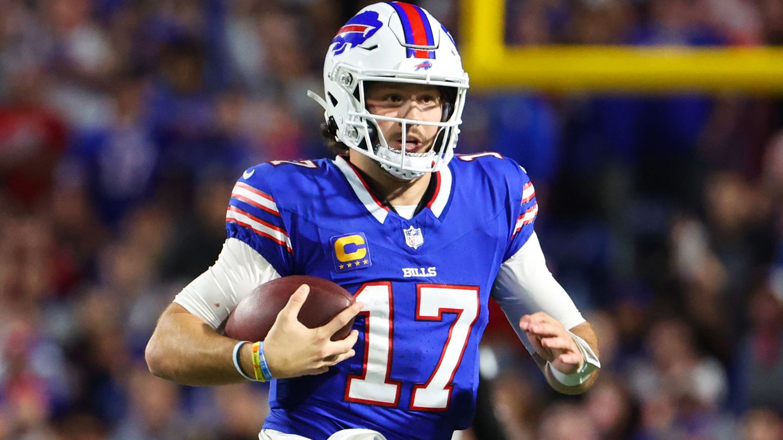 <strong>Buffalo Bills: Josh Allen</strong><br>Mit 2.165 Passing Yards, 17 Touchdowns und acht Interceptions ist der Bills-Quarterback einer der besten der Liga. Zwar hat er auch in dieser Saison immer wieder mal Tiefen in seinem Spiel, aber er ist nach wie vor der beste Büffel im Team von Head Coach Sean McDermott. Knapp dahinter: Wide Receiver Stefon Diggs.