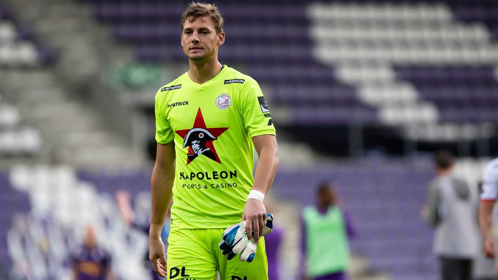 
                <strong>Torwart: Eike Bansen</strong><br>
                 - Position: Tor - - Verein: SV Zulte Waregem - - Alter: 22 Jahre - - U21-Länderspiele: 0 - - 17 Erstligaspiele für Zulte Waregem
              