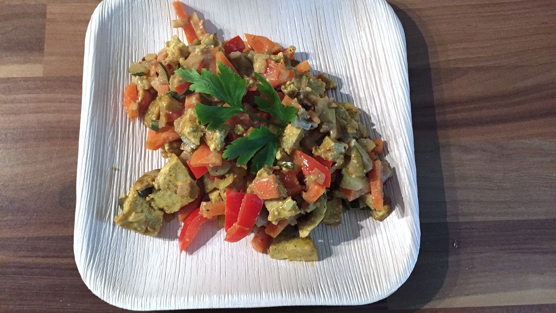 Curry-Gemüsepfanne mit Tofu