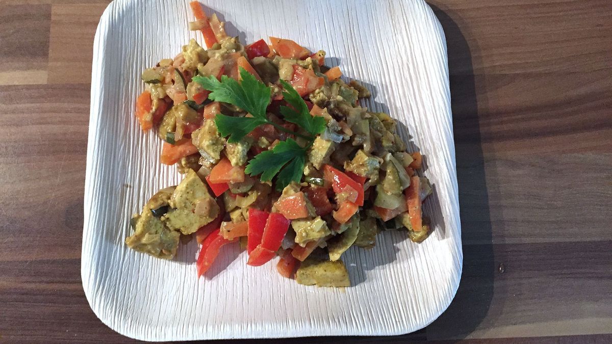 Curry-Gemüsepfanne mit Tofu