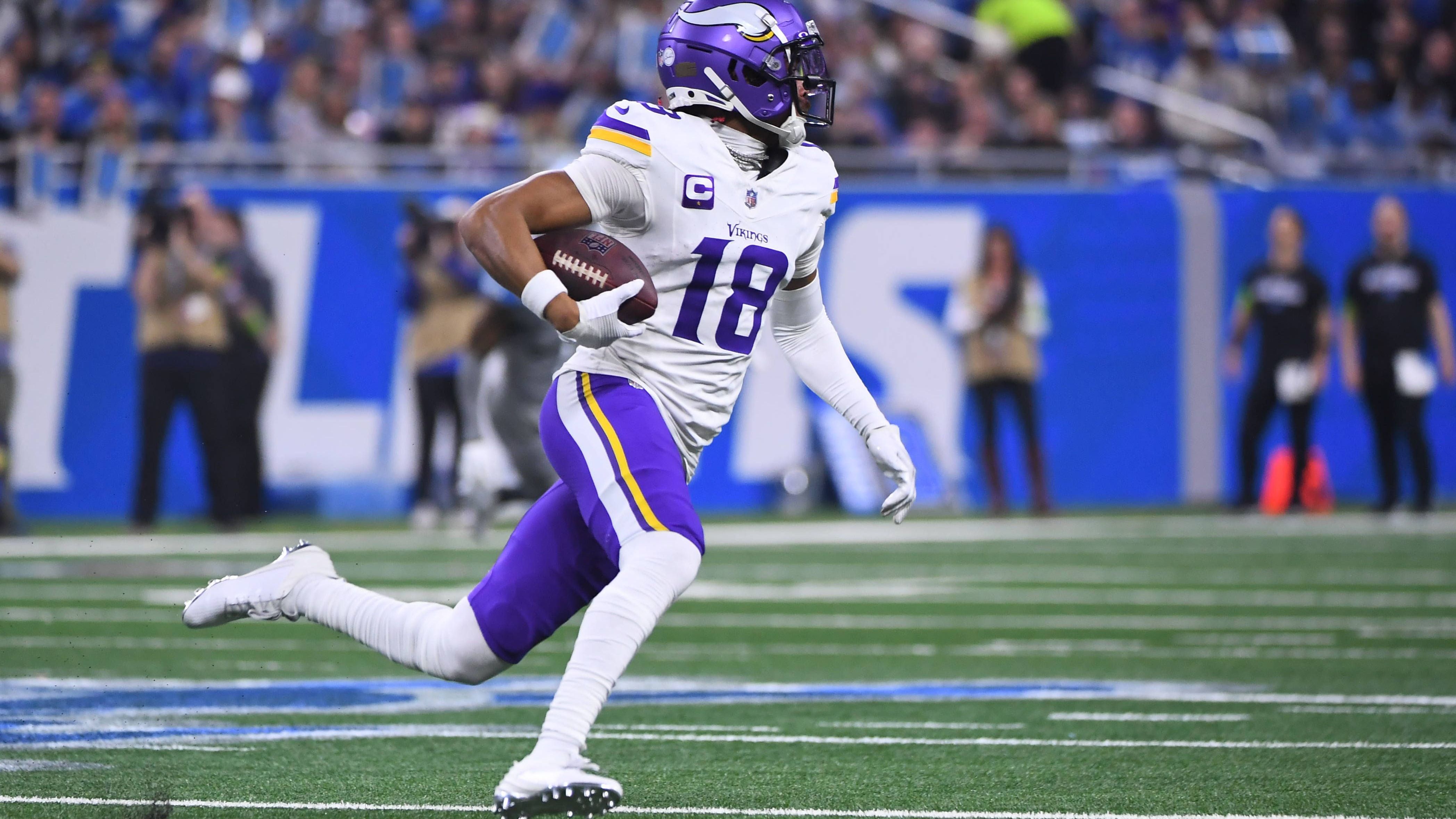 <strong>Minnesota Vikings<br></strong><strong>Heim</strong>: 49ers (Week 2), Texans (Week 3), Jets (Week 5, in London), Lions (Week 7), Colts (Week 9), Cardinals (Week 13), Falcons (Week 14), Bears (Week 15), Packers (Week 17)<br><strong>Auswärts</strong>: Giants (Week 1), Packers (Week 4), Rams (Week 8), Jaguars (Week 10), Titans (Week 11), Bears (Week 12),&nbsp;Seahawks (Week 16), Lions (Week 18)<br><strong>Bye</strong>: Week 6