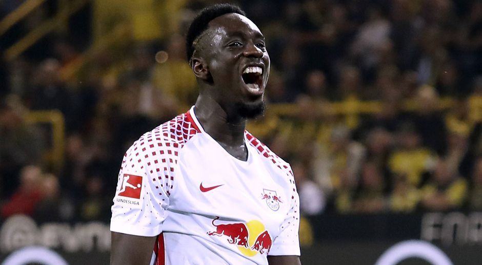 
                <strong>Jean-Kevin Augustin (20 Jahre, RB Leipzig) </strong><br>
                Weil er im Star-Aufgebot von Paris Saint-Germain nur wenig Einsatzzeit bekam, wechselte der Stürmer im vergangenen Sommer nach Leipzig. Dort zeigte der Franzose gleich, welche Qualitäten in ihm stecken. Nach sieben Bundesligaeinsätzen steht er bereits bei drei Toren und zwei Vorlagen. Auch in der Champions League hat er getroffen. Sicherlich wäre er auch ein Kandidat für die Bayern. Das Problem ist jedoch, dass RB Leipzig aus finanziellen Gründen nicht verkaufen muss. 
              