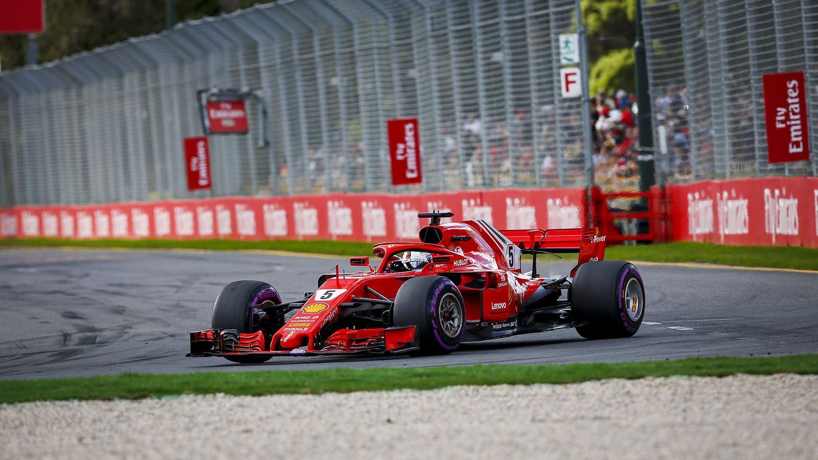 
                <strong>2018</strong><br>
                Loria heißt die "rote Göttin" von Vettel in diesem Jahr
              