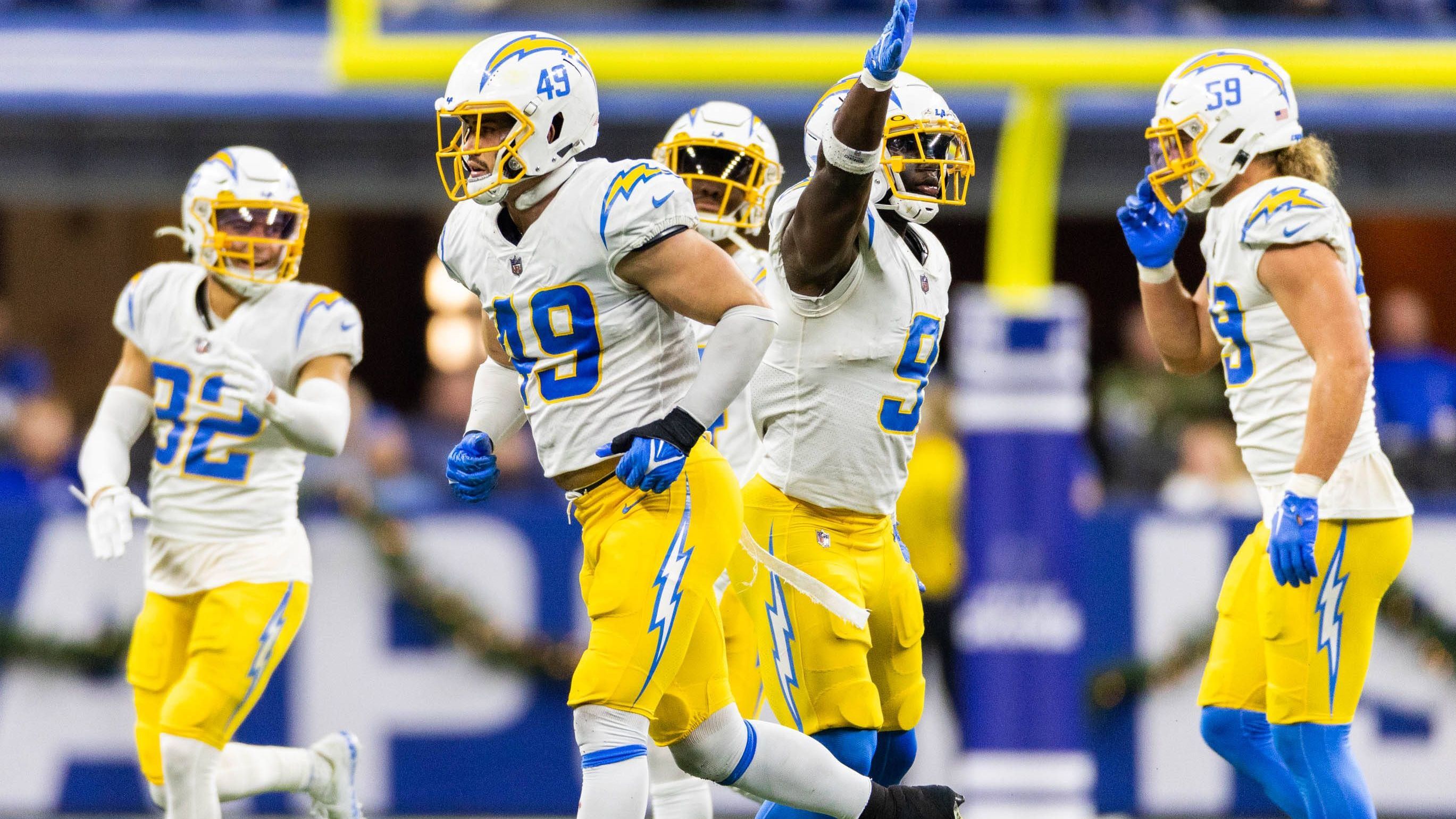 <strong>Los Angeles Chargers: Passverteidigung</strong><br>Auch bei den Chargers ist das größte Problem die Pasverteidigung. Satte 337 Yards pro Spiel durch die Luft lassen die Chargers bisher zu, die meisten in der NFL! Selbst die Passing Offense der Titans nutzte das in Woche zwei aus. Generell fehlt es der Defense an Konstanz, einzelne gute Drives sind immer möglich, aber es fehlt die Verlässlichkeit.