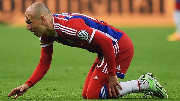 
                <strong>Platz 7: Arjen Robben - 125 Spiele</strong><br>
                ... Platz 7: Arjen Robben - 125 Spiele. Der Kapitän der niederländischen Nationalmannschaft füllt häufig das Lazarett des FC Bayern München. Umgerechnet fehlt der 31-Jährige bisher über dreieinhalb Bundesliga-Spielzeiten.
              