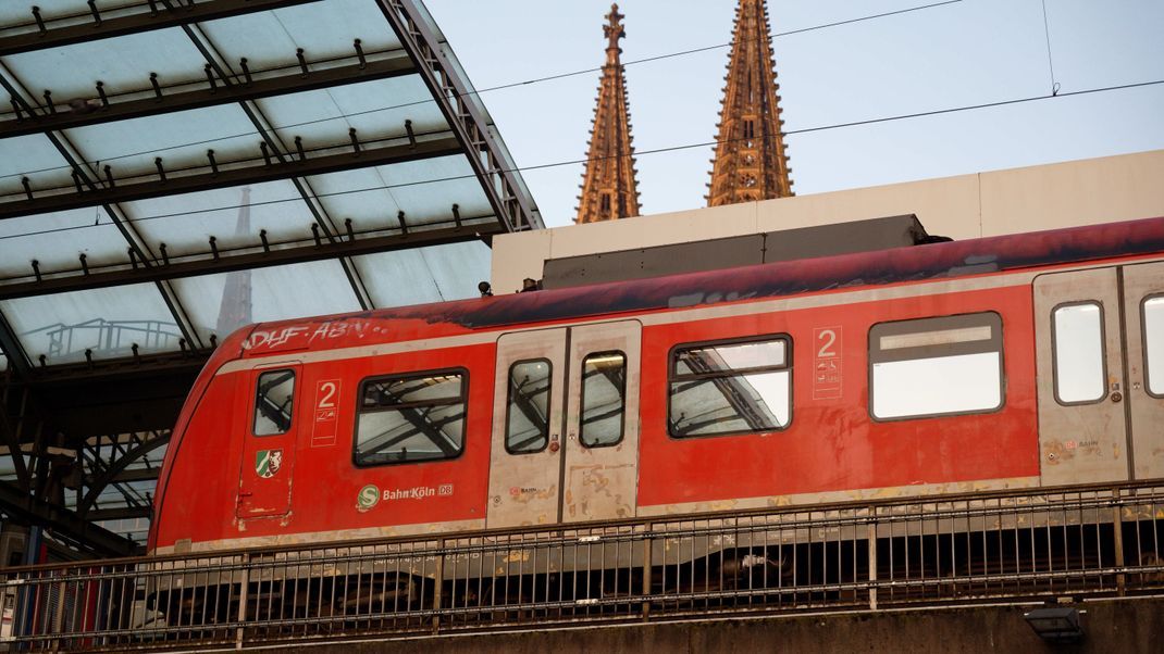 In Deutschland nehmen die Pünktlichkeitswerte der S-Bahnen ab, die die DB betreibt.