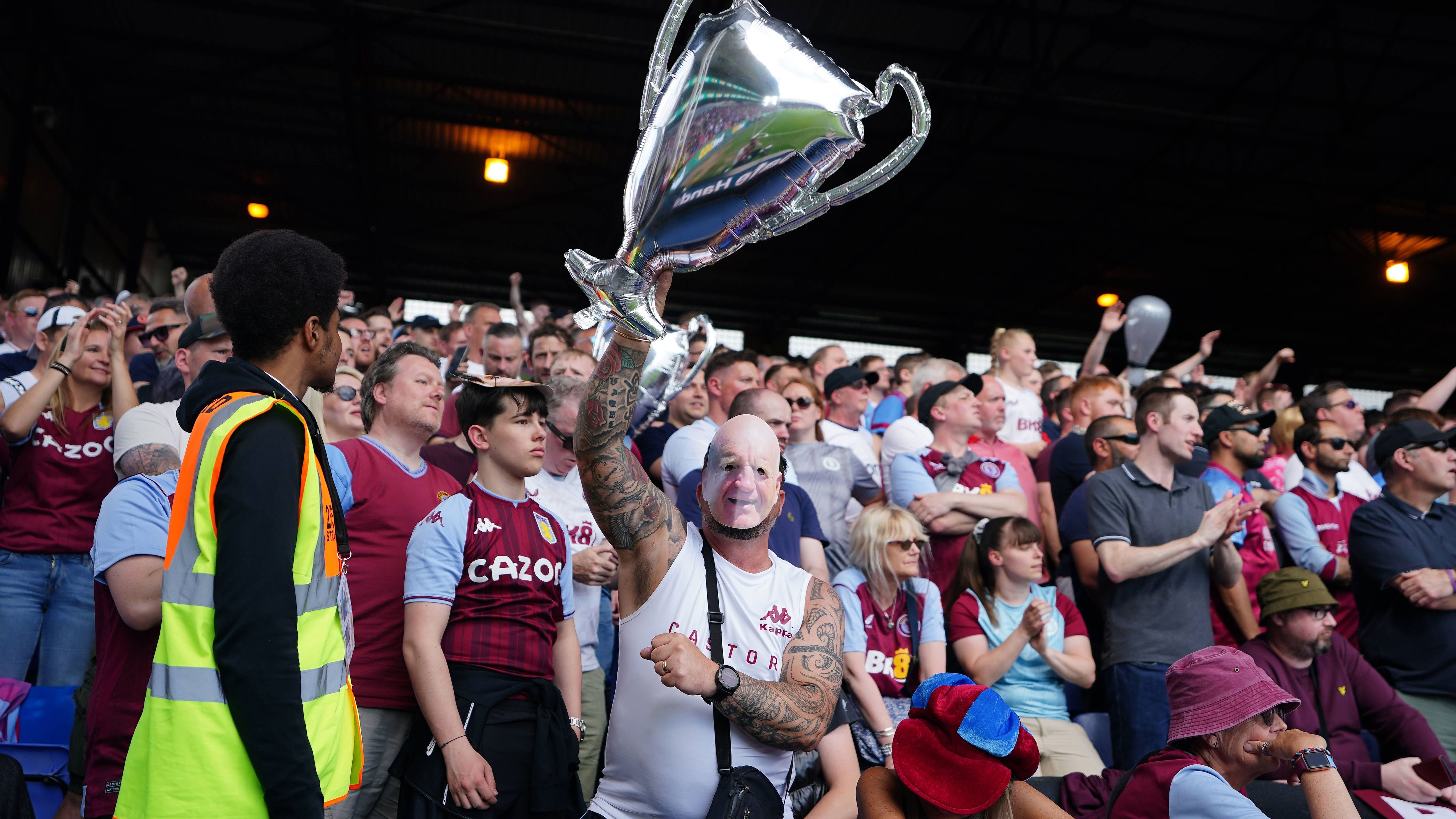 <strong>Aston Villa (England)</strong><br>Unai Emery hat Aston Villa wieder groß gemacht, die Entwicklung unter dem Spanier führte in der Premier League sensationell bis auf Rang vier. Damit ist der Klub aus Birmingham erstmals seit der Saison 1982/83 wieder in Europas höchstem Wettbewerb mit dabei.