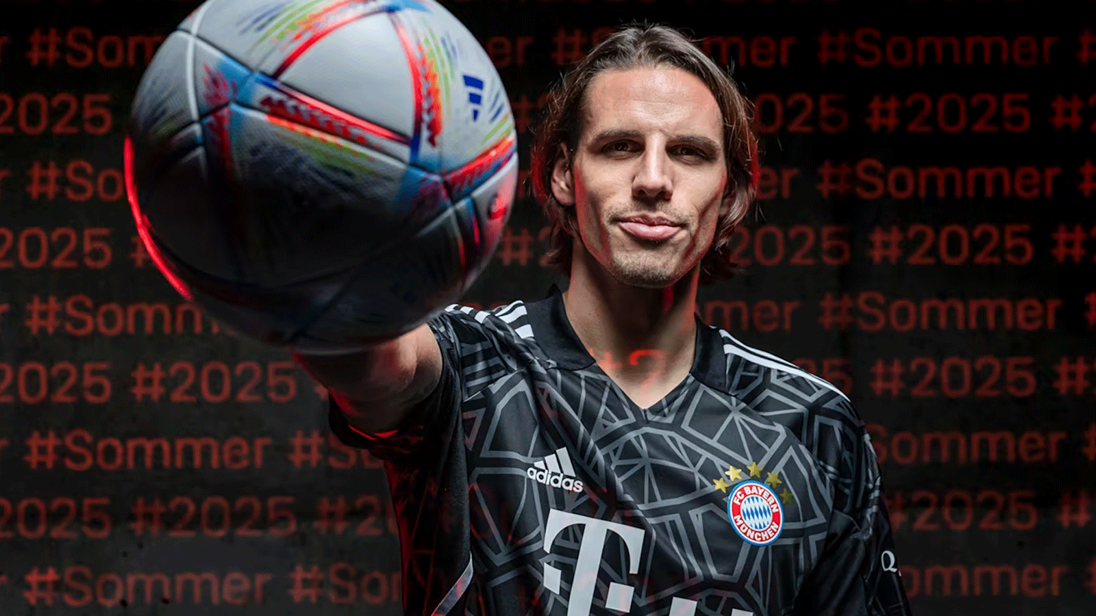 
                <strong>Yann Sommer erhält ungewöhnliche Rückennummer</strong><br>
                Yann Sommer ist beim FC Bayern München angekommen. Nach einem langen Transfer-Tauziehen hat der deutsche Rekordmeister jetzt doch noch einen Ersatz für den verletzten Manuel Neuer verpflichtet. Sommer erhält bei den Bayern die Trikot-Nummer . Die  ist schließlich schon an Neuer vergeben, der Neuzugang reiht sich nummerisch hinter seinem Torwartkollegen Sven Ulreich ein. ran zeigt die Rückennummern der Bayern-Profis im Überblick.Den Bundesliga-Restart zwischen dem FC Bayern und RB Leipzig seht ihr heute ab 19 Uhr live in SAT.1 und im ran-Livestream.
              