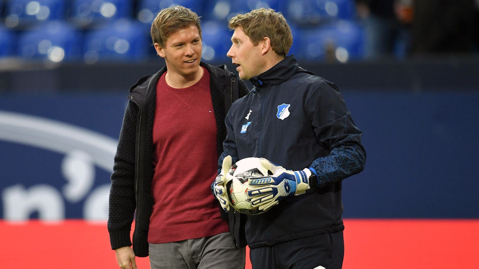 
                <strong>Mit Nagelsmann in die Bundesliga</strong><br>
                Für Rechner selbst ging es Anfang 2015 als Torwarttrainer in die Bundesliga, als er den Job als Torwarttrainer der Hoffenheimer Profis übernahm und fortan an der Seite von Nagelsmann arbeitete. Nach dessen Abgang in Richtung RB Leipzig fungierte Rechner in weiterer Folge noch unter sechs weiteren Trainern als Torwarttrainer in Hoffenheim, zuletzt unter Andre Breitenreiter. 
              