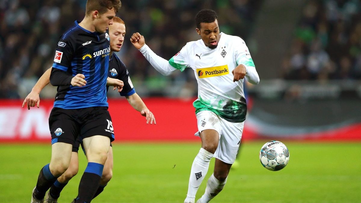 Plea (re.) trifft direkt nach der Pause für Gladbach