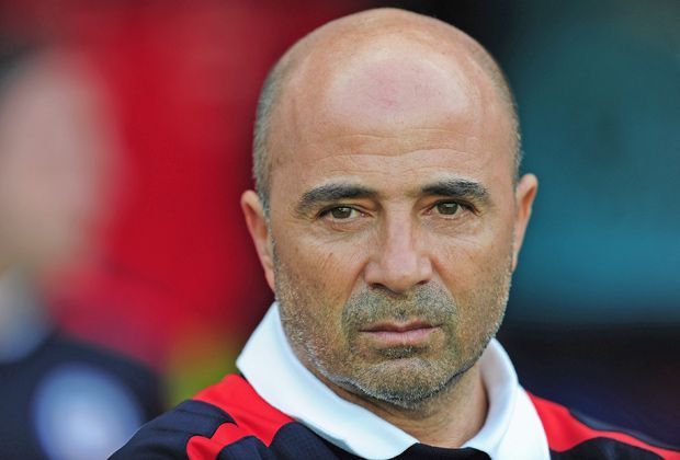 
                <strong>Chile</strong><br>
                Zum zweiten Mal nacheinander mischt die Sampaoli-Truppe bei einer Weltmeisterschaft mit. In Südafrika begeistern die Südamerikaner durch ihre Laufbereitschaft und Einsatzfreude. Fraglich, ob das gegen Spanien und die Niederlande ausreichen wird.
              