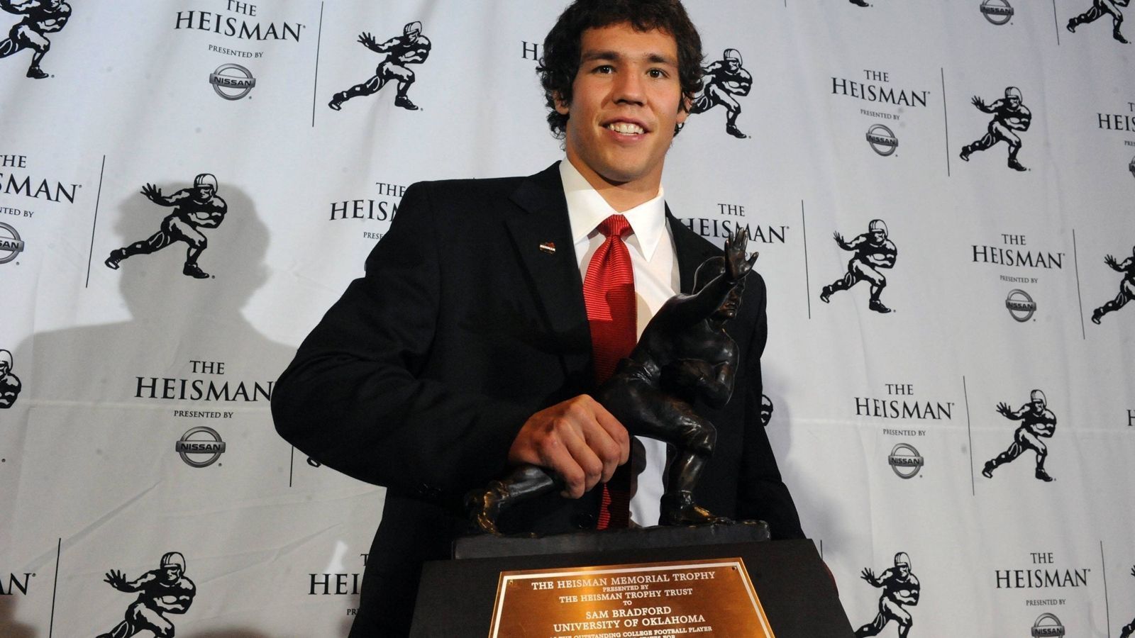 <strong>2008: Sam Bradford</strong><br>
                Quarterback - University of Oklahoma
