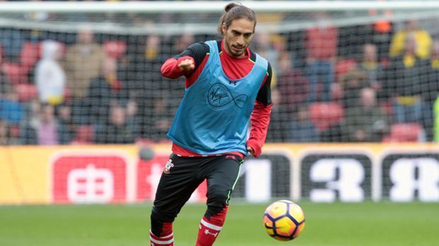 
                <strong>Martin Caceres</strong><br>
                Martin CaceresZuletzt bei: FC SouthamptonAlter: 30 JahrePosition: InnenverteidigerIm Gespräch bei: -
              