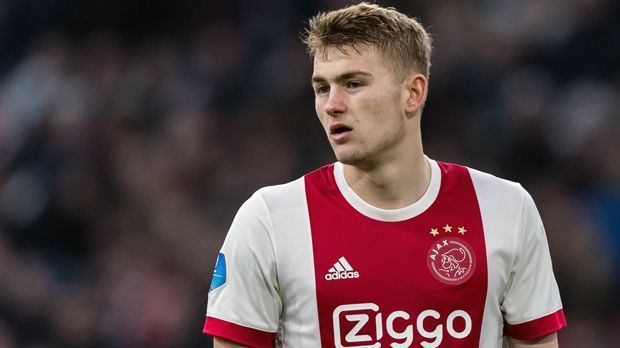 
                <strong>Matthijs de Ligt</strong><br>
                Verein: Ajax AmsterdamPosition: InnenverteidigerAlter: 18 JahreNationalität: Niederlande
              