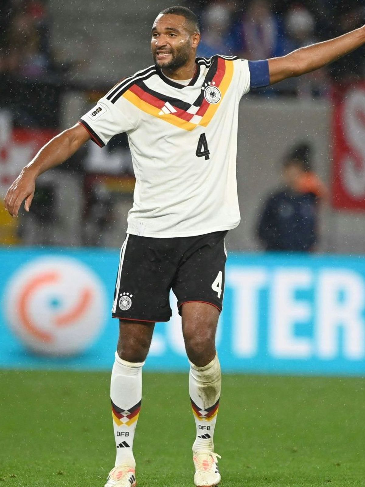 Mit Kapitänsbinde: Jonathan Tah