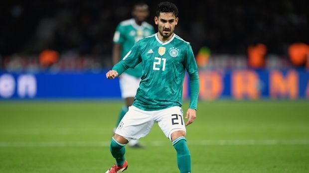 
                <strong>Ilkay Gündogan (Manchester City)</strong><br>
                Kaum verletzungsfrei, zeigte sich die wahre Qualität von Ilkay Gündogan zuletzt in der Premier League. Beim überlegenen Meister Manchester City spielt der 27-Jährige eine gute Saison, entwickelte sich unter der Leitung von Pep Guardiola taktisch noch einmal weiter. So könnte der gebürtige Gelsenkirchener in Russland zu einer interessanten Option im Mittelfeld werden. Durch seine Spielstärke wäre er vor allem gegen defensiv orientierte Gegner eine ernsthafte Überlegung.
              