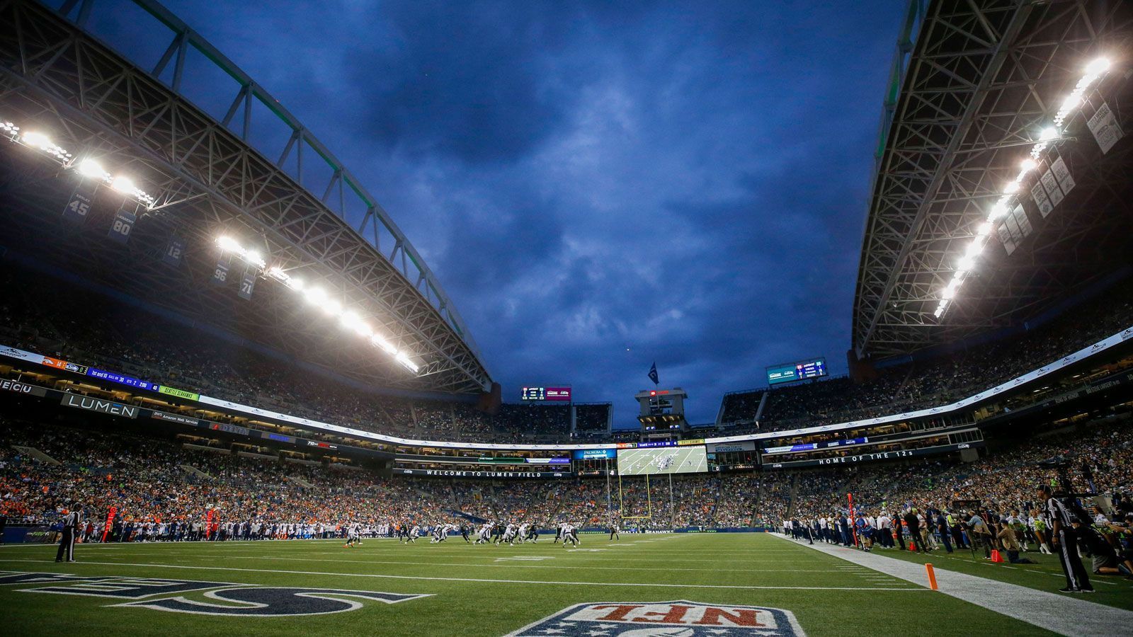 
                <strong>Seattle Seahawks: Lumen Field</strong><br>
                Bester Name laut ChatGPT: "Serenade Stadium"
              